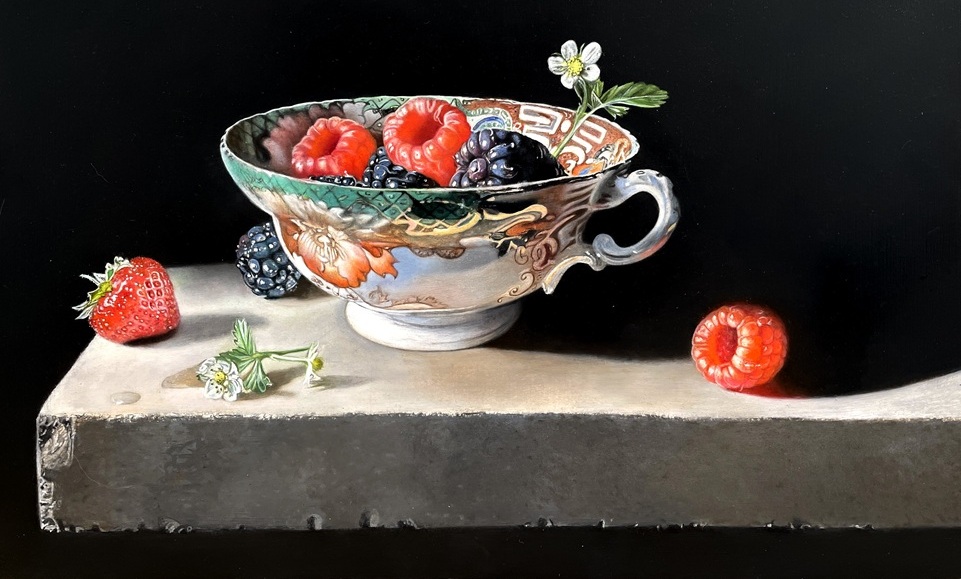 A Cup of Summer, 2025 – Still life oil painting on panel, 23 x 30 cm – Ginny Page